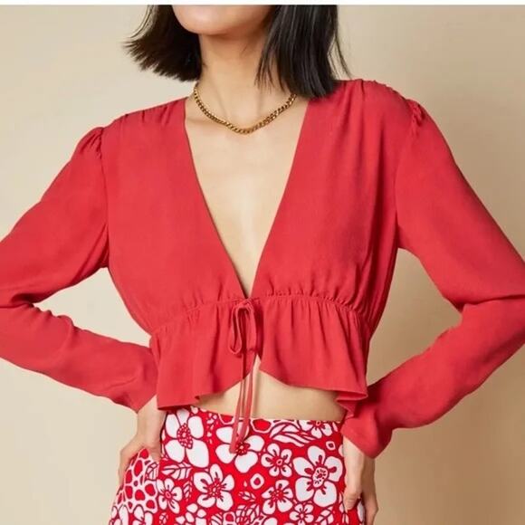 Aritzia Red Deep V-Neck Tie Front Long Sleeve Ruffle Peplum Crop Top Blouse Sz S - Picture 1 of 5